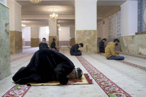 
                    Первый коллективный намаз прошел в Таджикистане
                