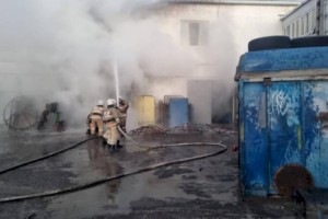 Мощный взрыв произошел на СТО в Актау