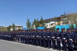 
                    Пешие наряды полицейских впервые заступили на охрану в Конаеве
                