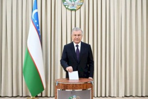 
                    Референдум в Узбекистане: Шавкат Мирзиеев  сможет оставаться у власти до 2040 года
                