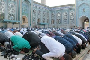 
                    Таджикистан снимает запрет на коллективные молитвы
                