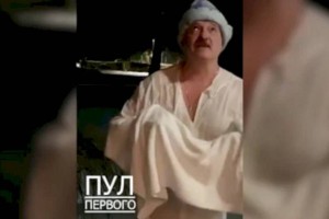 
                    Лукашенко искупался в ледяной проруби   
                