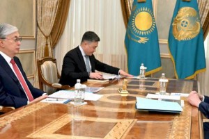 
                    Президент поручил усилить работу по стабилизации цен на социальные продукты питания
                