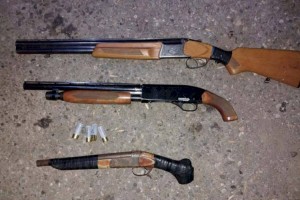 
                    Два обреза и винчестер вез ночью в своей машине житель Кентау
                