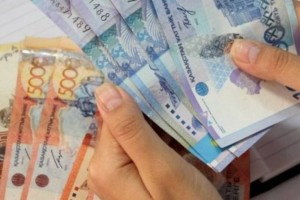 
                    Более 1,2 млрд долларов отправили за рубеж казахстанцы за год
                