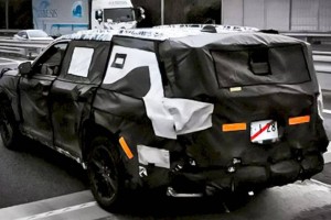 
                    В сети обнародовано шпионское фото новой Toyota Land Cruiser
                