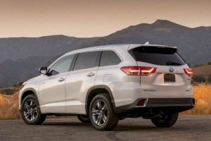 
                    Toyota приостанавливает работу заводов в Великобритании и Франции
                