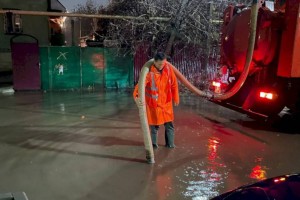 В Aлматы устраняют последствия непогоды