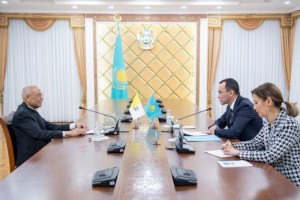 
                    Спикер Сената встретился с Апостольским нунцием Ватикана
                