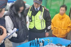 В Алматы патрульные задержали наркосбытчицу из Туркестанской области