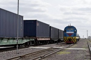 
                    Китай примет меры по приему и выгрузке застрявших на границе вагонов
                