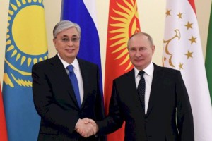 
                    Касым-Жомарт Токаев поздравил Путина с 30-летием дипломатических отношений
                