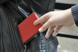 
                    В Алматы задержан мужчина, обворовавший работника рынка
                