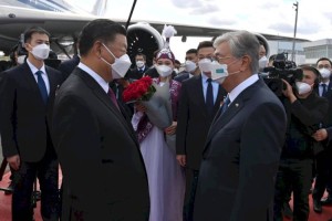 
                    Самолет председателя КНР приземлился в Нур-Султане
                