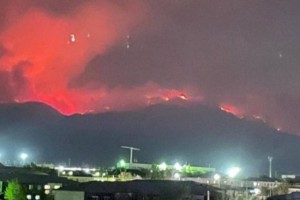 
                    Пожар продолжают тушить в горах Жетысуской области
                