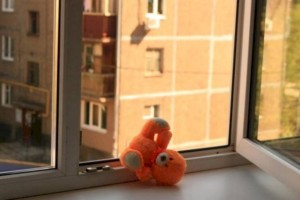 
                    В Павлодаре скончался в больнице малыш, который упал с 8-го этажа
                