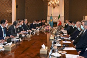 
                    Казахстан и Иран подписали ряд документов о сотрудничестве в разных сферах
                