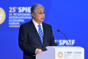 
                    Президент Казахстана делает ставки на СНГ
                