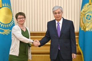 
                    Президент встретился с главой ЕБРР
                