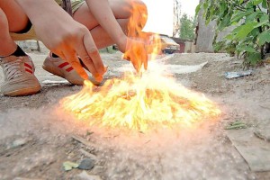 
                    В ЗКО девочка подожгла себя, играя со спичками
                