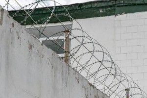
                    В колонии Жамбылской области заключенный порезал трех сотрудников
                