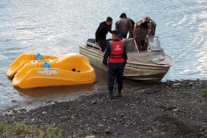 
                    На Алаколе четверых казахстанцев ветром унесло на середину озера
                