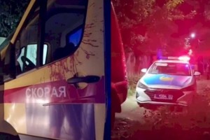 
                    В Алматы в районе Саяхата полицейские устроили погоню за угнанной каретой скорой помощи
                