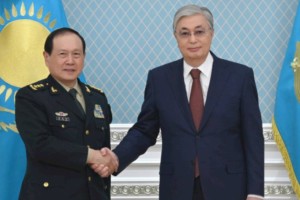 
                    Президент Казахстана принял министра обороны Китая
                