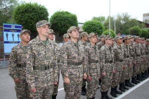 
                    Полсотни алматинских новобранцев отправились служить в Шымкент
                