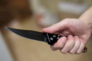 
                    Стали известны новые подробности нападения на девушку с ножом в Алматы
                