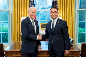 
                    Посол Казахстана встретился с Президентом США Джо Байденом
                