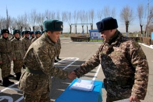 
                    Военнослужащие срочной службы отправляются домой
                