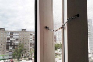 
                    В Нур-Султане снова из окна выпал ребенок, девочка не выжила
                