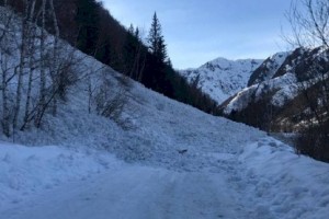 
                    Два альпиниста погибли при сходе снежной массы в ВКО
                