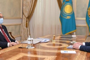 
                    Токаев принял акимов  нескольких областей
                