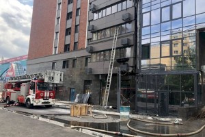 
                    Пожар произошел в строящейся многоэтажке в Алматы
                