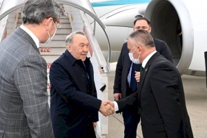 
                    Нурсултан Назарбаев прибыл в Анталью для участия в дипломатическом форуме
                