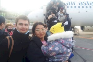 
                    Более 130 казахстанцев благополучно возвращены на родину из Украины
                