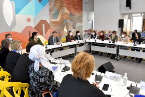 
                    Аким Алматы Ерболат Досаев встретился с многодетными матерями
                