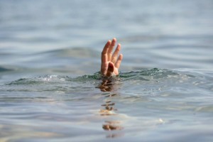 
                    В Алматы боец СОБР спас из воды тонущего мальчика
                