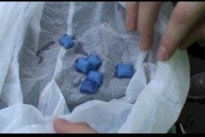 
                    Полиция изъяла у 20-летнего жителя Алматы шесть свертков с наркотиками
                