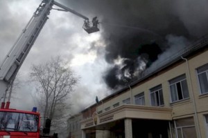 
                    Пожар в Экибастузе: едва не сгорела школа
                