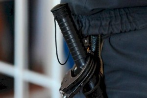 
                    Применивших электрошокер к туристам из РК самаркандских полицейских ждет суд
                