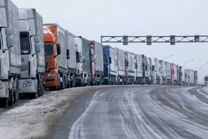 Почти 240 машин скопилось на погранпереходах Казахстана