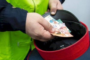 
                    В Шымкенте поймали на взятке командира полка патрульной полиции
                