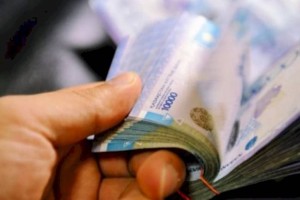 
                    Работник районного суда Алматы пойман на взятке
                
