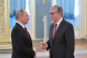 
                    Путин пригласил Токаева приехать с визитом в Россию
                
