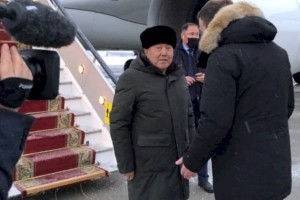 
                    Елбасы прибыл в Санкт-Петербург по приглашению Путина
                