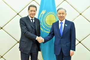 
                    Нурлан Нигматулин и Александр Жуков обсудили вопросы межпарламентского сотрудничества
                