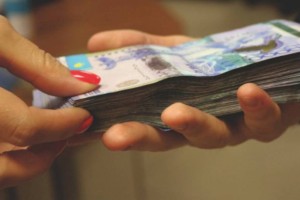 
                    Экс-руководителя отдела горздрава Алматы осудили за взятку на три года
                